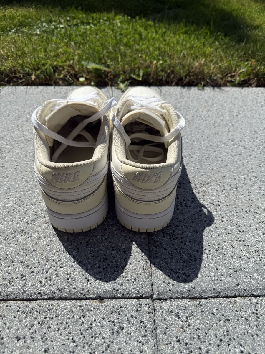 Nike Scarpe da uomo: Chaussures Nike dunk coloris lait coco / taille 47  – Usato da Courrendlin venduto da cel_75v8