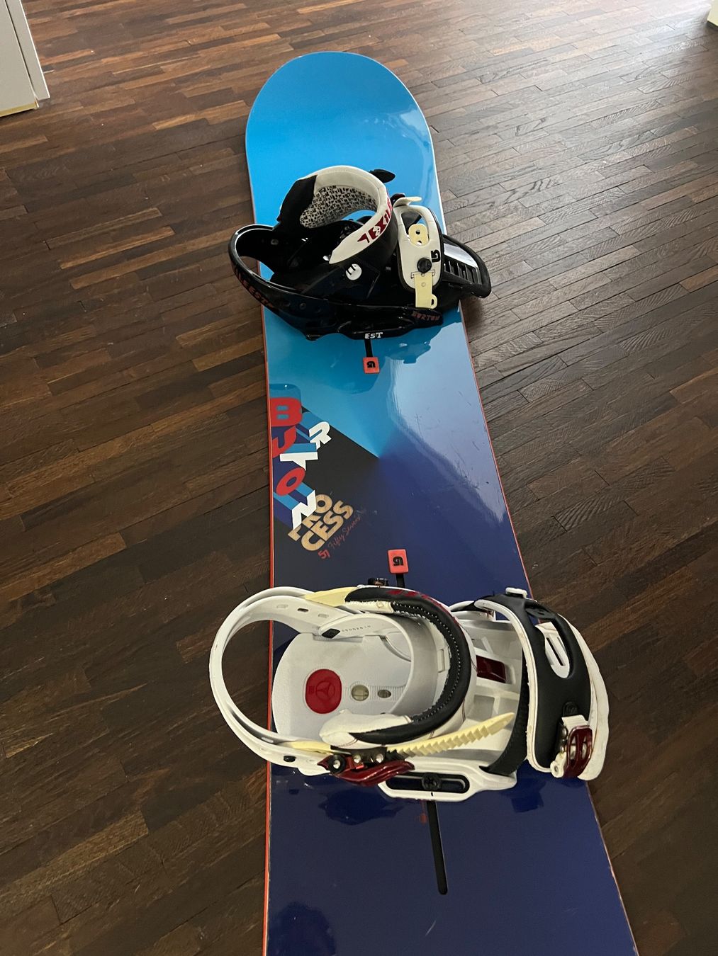 Burton Board: Gebrauchtes Snowboard Burton mit Bindung und Tasche – Usato da Hünenberg See venduto da manulina88 1