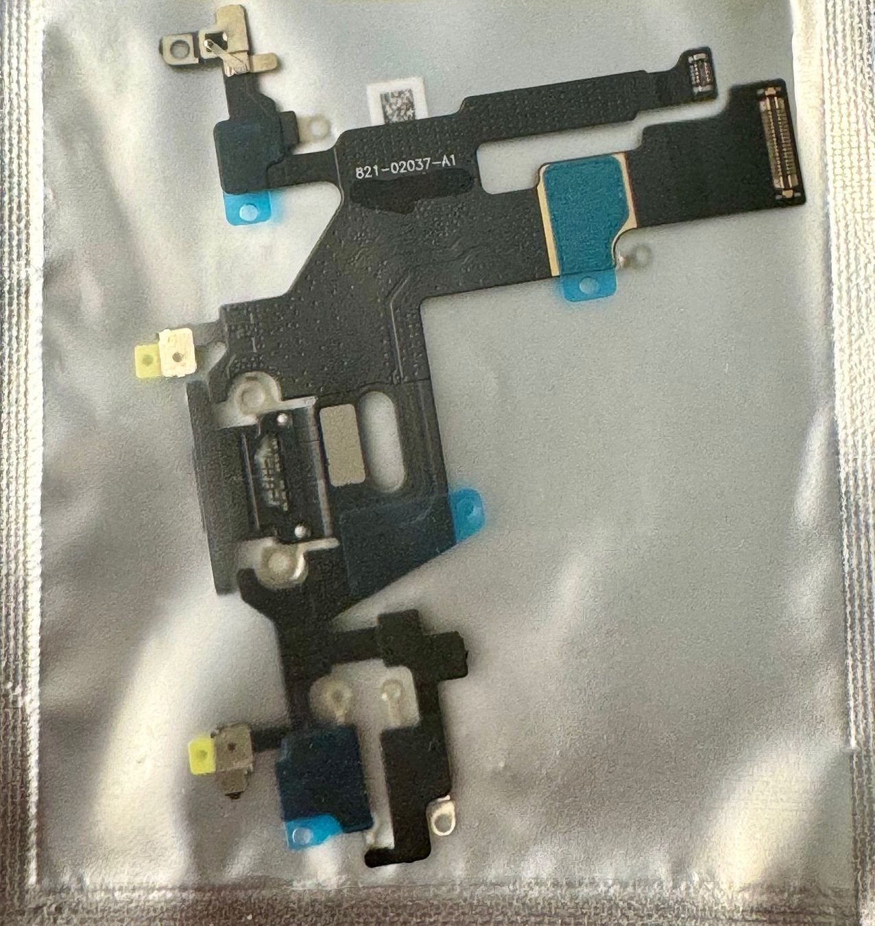 Apple Telefoni cellulari / Smartphones: iPhone 11 - Lightning Ladebuchse Dock connector – Nuovo e nell'imballaggio originale da Soyhières venduto da Spartan117 3