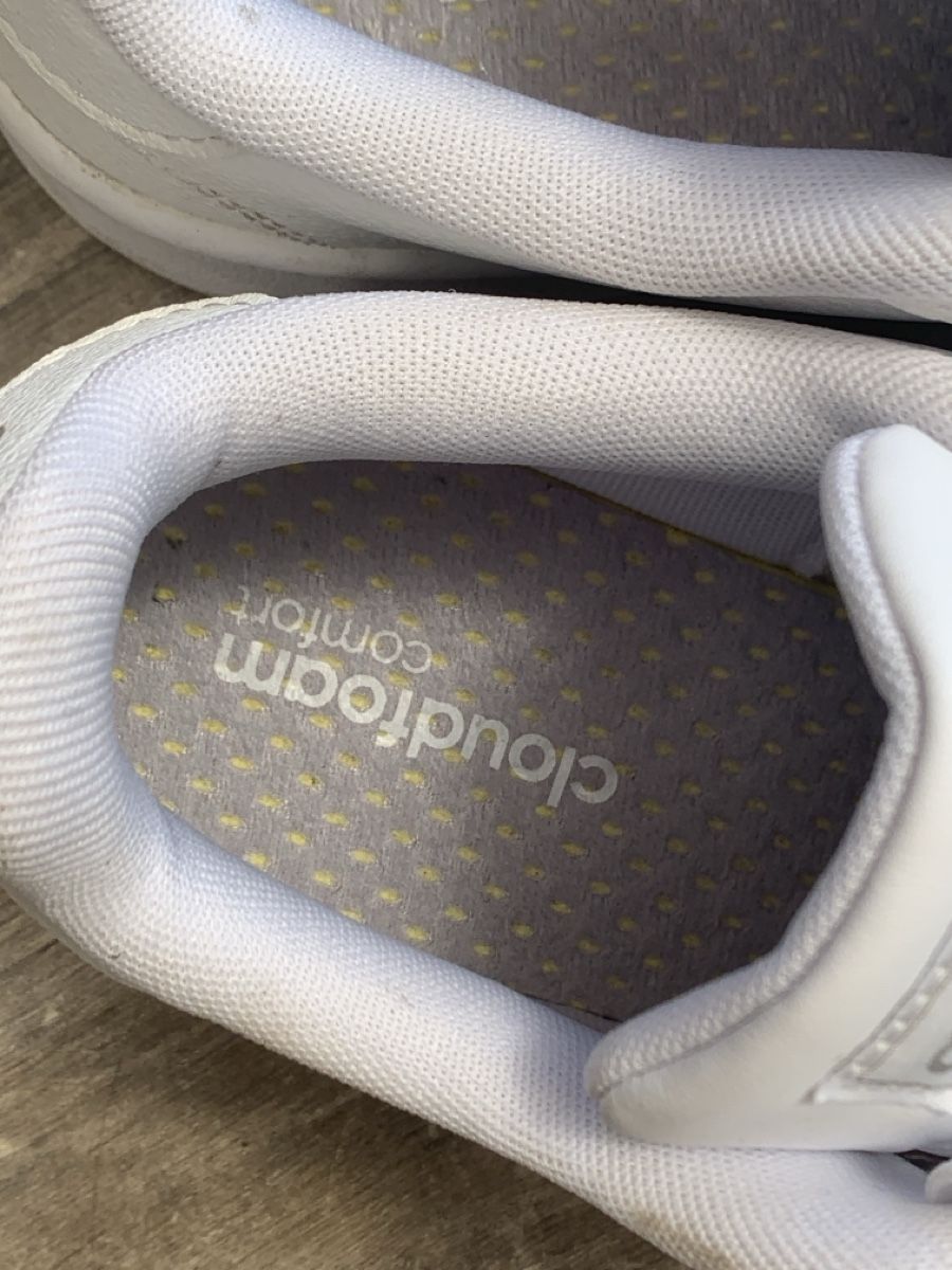 Adidas Scarpe da donna: Baskets Adidas blanches confortables taille 40, parfaites po – Usato da Courtelary venduto da joliman 2