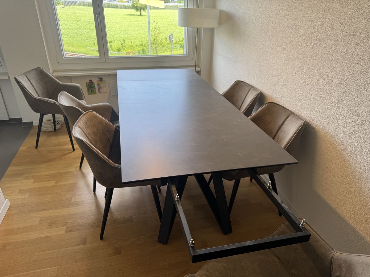 Tavoli: Keramik Esstisch zu verkaufen – Usato da Samstagern venduto da Zurigo02 3
