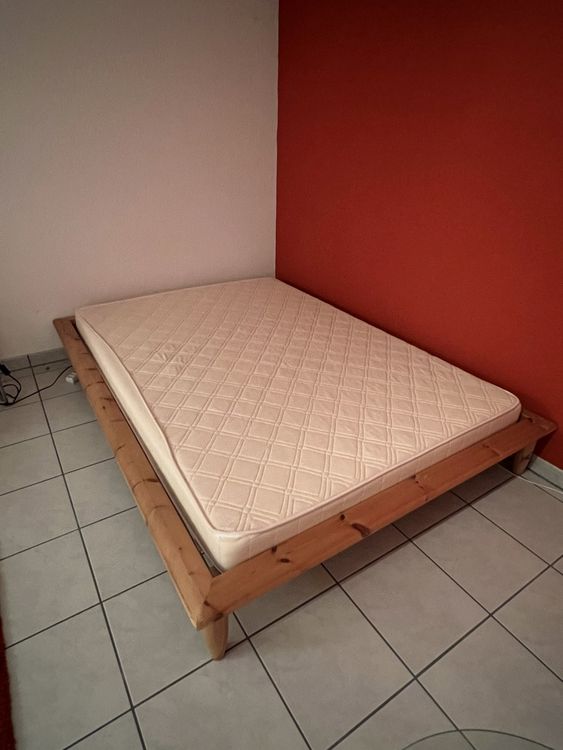 Bett, massiv Holz, 140x200cm (Gebraucht) in für CHF 150 – nur Abholung ...