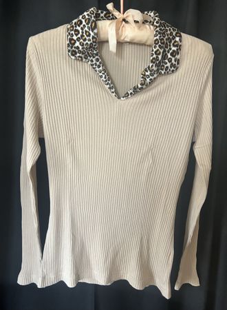 Flash Beige Ribbed Top Leopard Collar, Size Medium