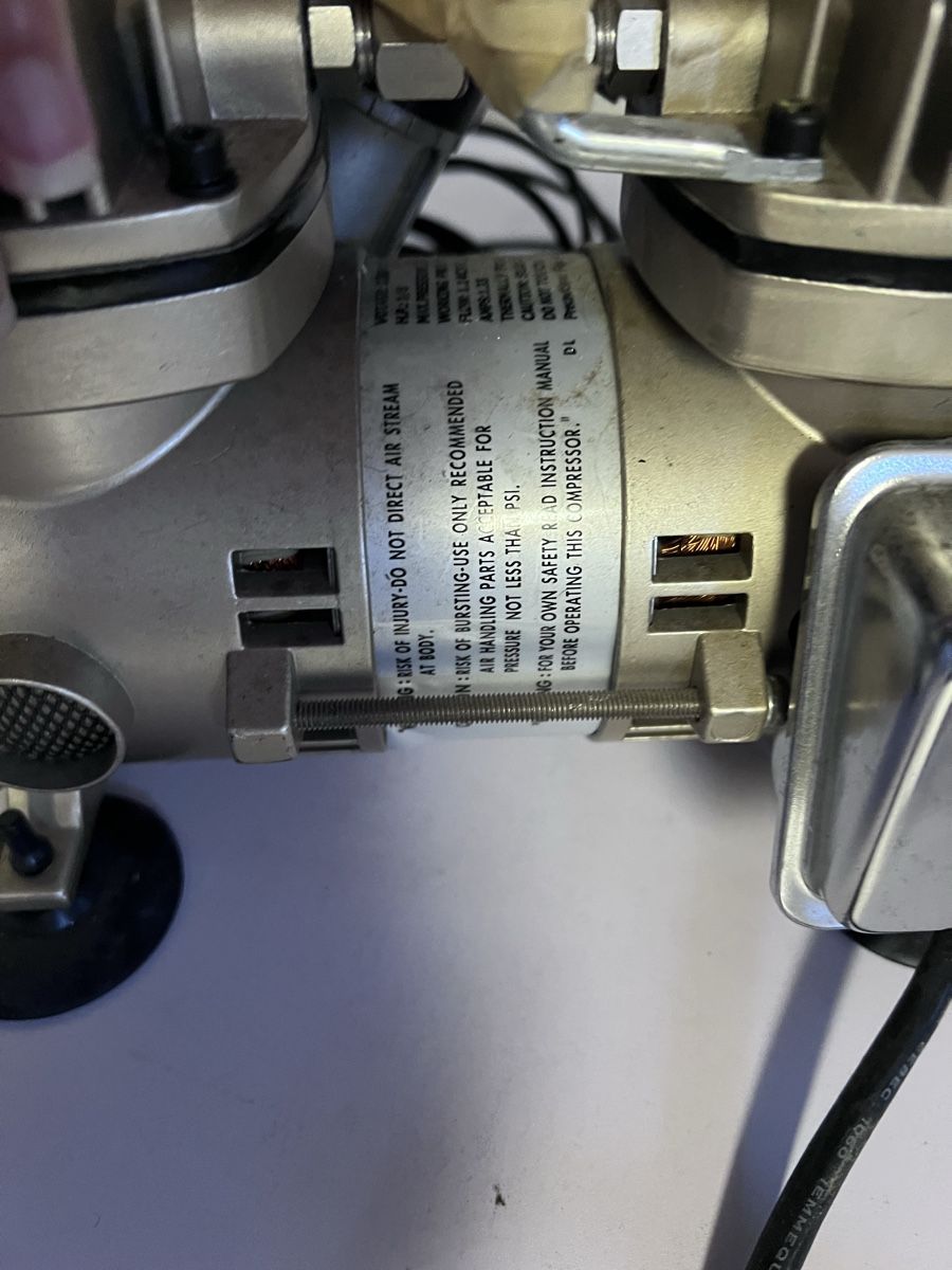 Compressori: Airbrush Kompressor (21) – Usato da Glattfelden venduto da maa_qcj8 8