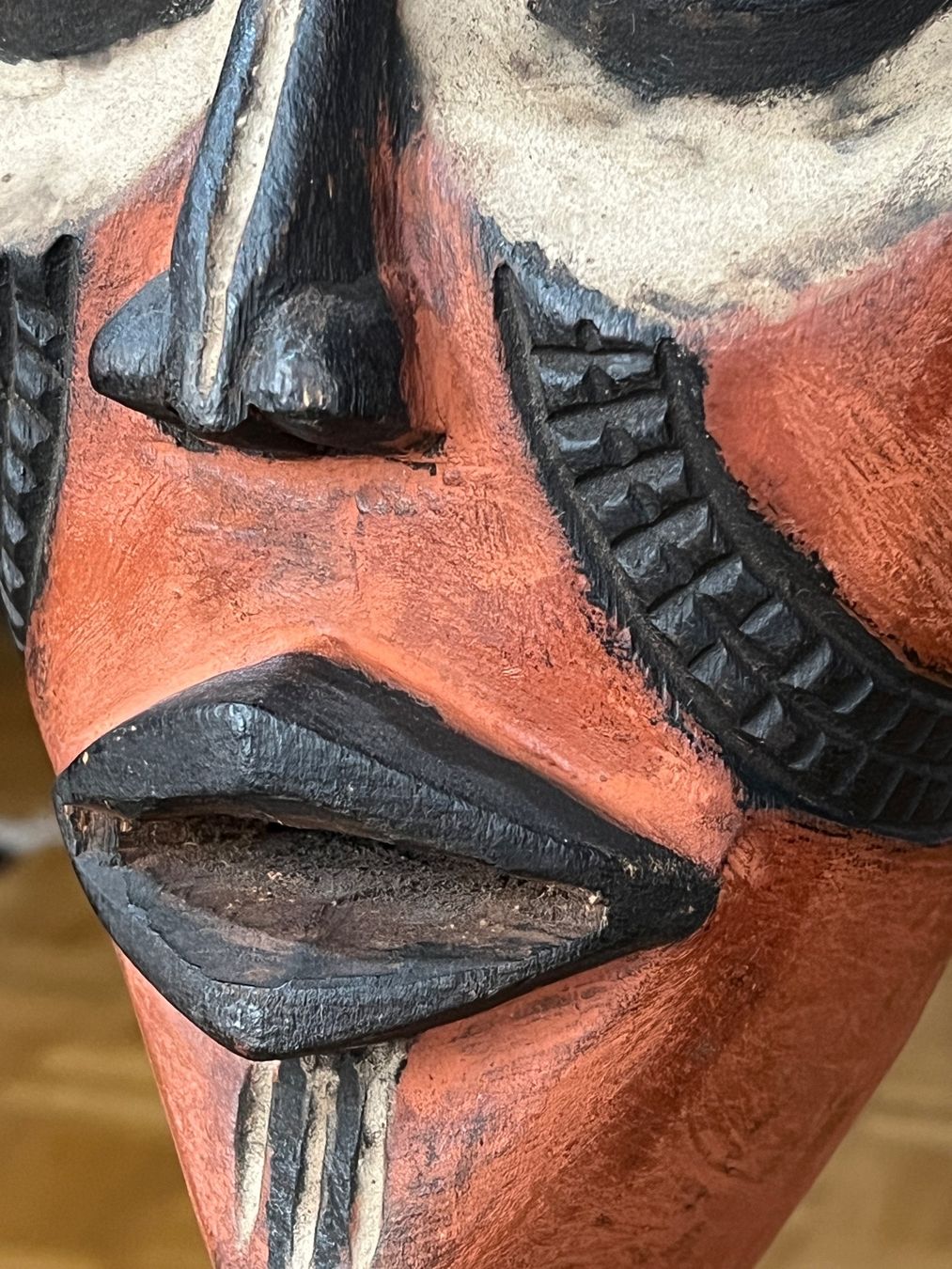 Arte internazionale: Rote Chokwe Maske – Usato da Genève venduto da Greg_8ff 1