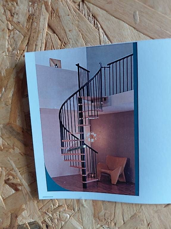 Scale: Escalier colimaçon  – Usato da Donneloye venduto da Chabloz.s