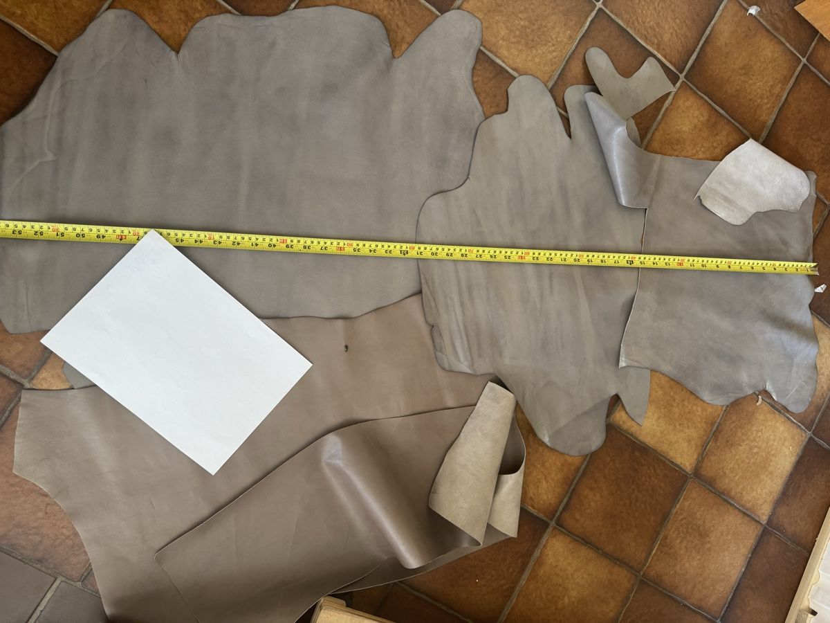 Tessuti: Echtes Leder /Rindsleder/ cuir de vache - 0.9mm – Nuovo (secondo la descrizione) da Veyras venduto da ValClasse