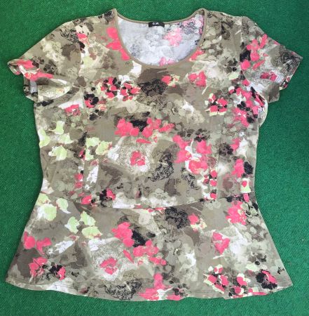 Gerry Weber T-Shirt mit Blumenmuster, ca. Grösse 40
