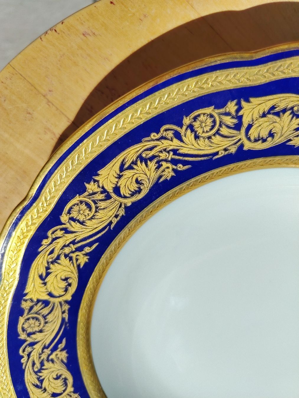 Bernardaud Piatti: Assiette Bernardaud Limoges "Vendôme" dorée – Usato da Le Locle venduto da Oldthingslover 5