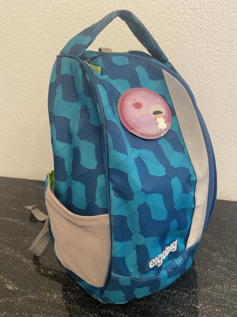 Ladenausstattungen & Messebau: Ergobag Schulrucksack mit Sportrucksack – Gebraucht aus Stäfa von Protea3 4