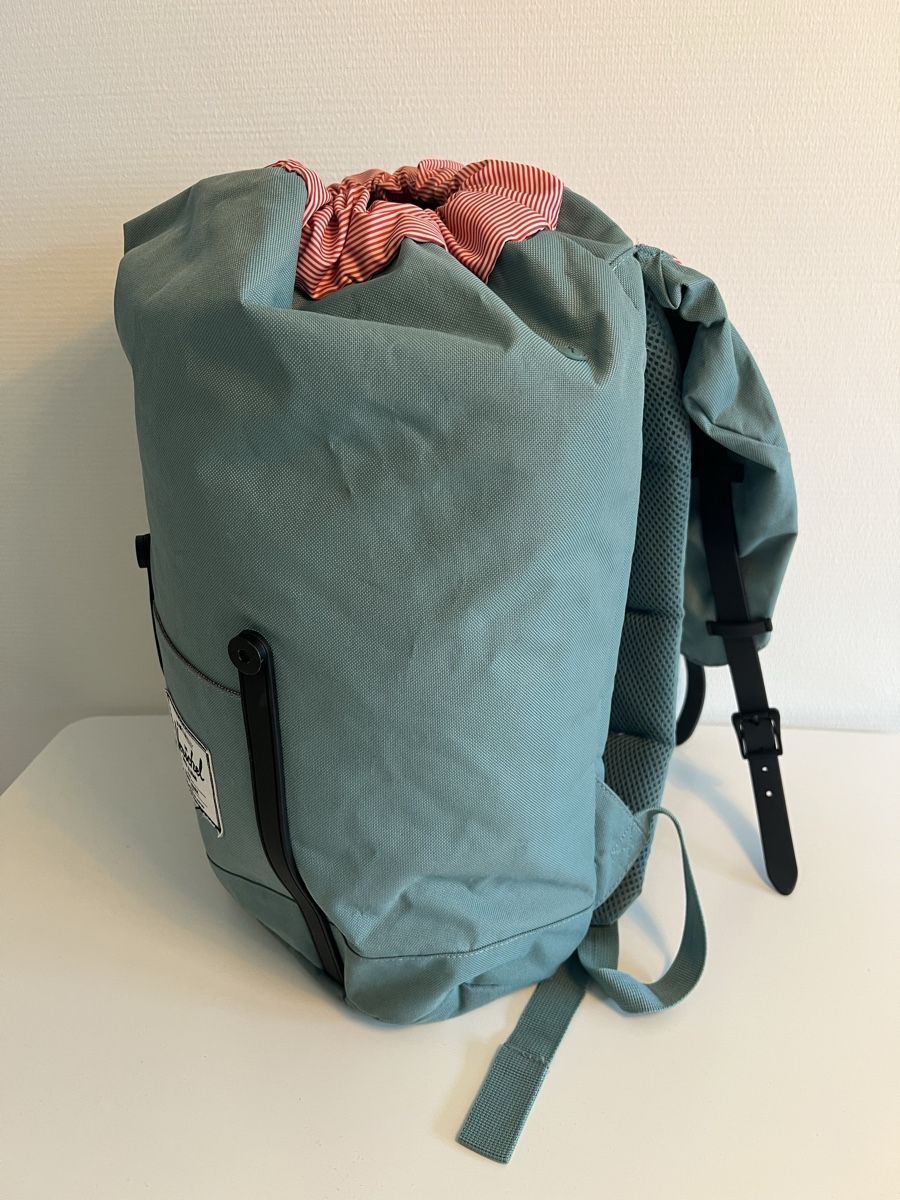 Herschel Zaini: Herschel Rucksack Top Zustand mit Laptopfach – Usato da Zürich venduto da Antonia_ZH 2