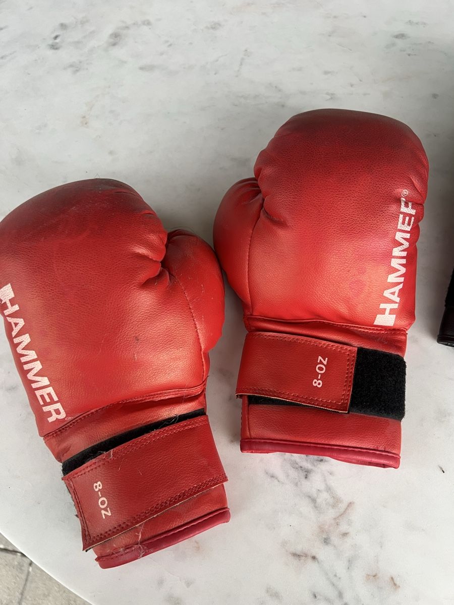 Sacs de frappe: Boxsack, Hammer, 2 Paar Handschuhe – D'occasion à Schöftland par mamajasima5 4
