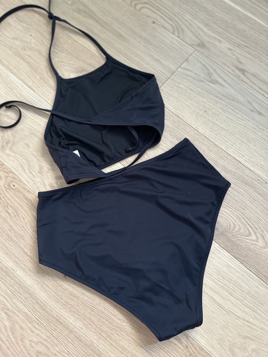 Badekleider & Bikinis: Bikini schwarz, high-waist Unterteil M – Gebraucht aus Küssnacht am Rigi von annine.l. 3
