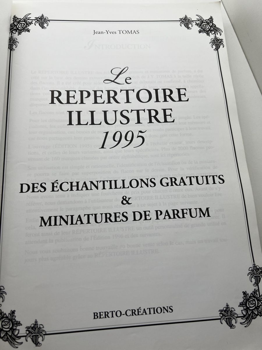 Libri: Répertoire Illustré Des Échantillons de Parfum – Usato da Wettingen venduto da NickInc 1