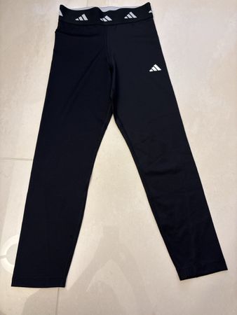 Legging adidas neuf 3/4 152 cm