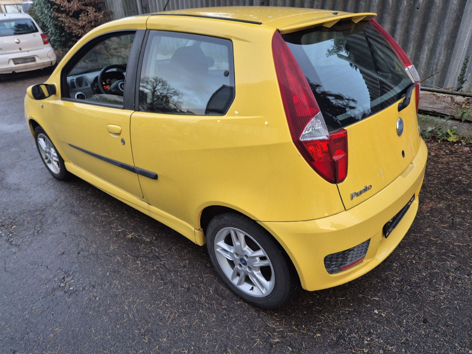Fiat Autos: Fiat Punto 1.4 Sport – Defekt aus Seuzach von rjuc 3