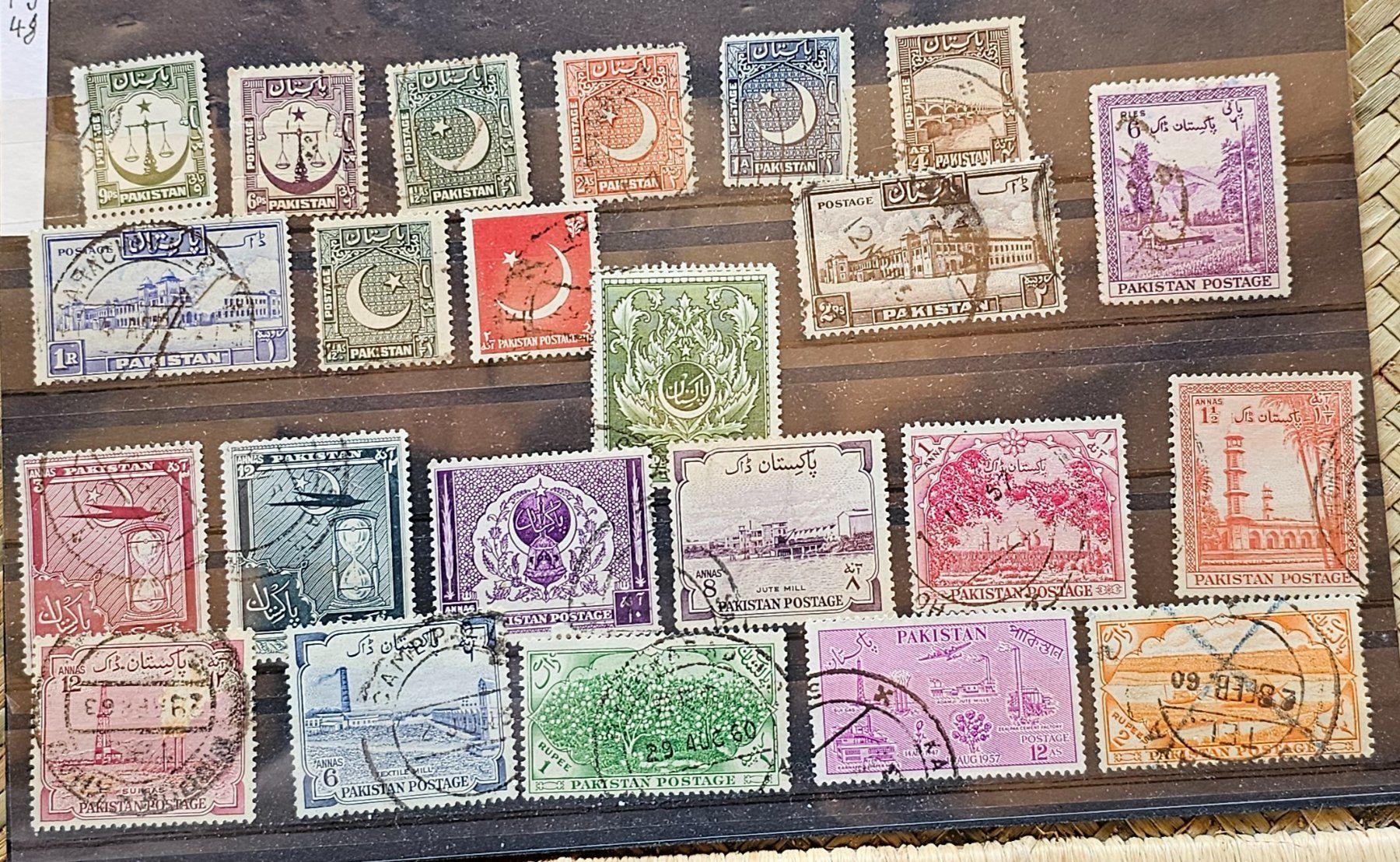 Tutti i francobolli: PAKISTAN timbres anciens – Usato da Les Valettes venduto da Nuba1