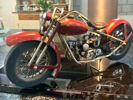 VINTAGE HARLEY DAVIDSON MODELL METALL GUMMIRÄDER, L-50 CM
