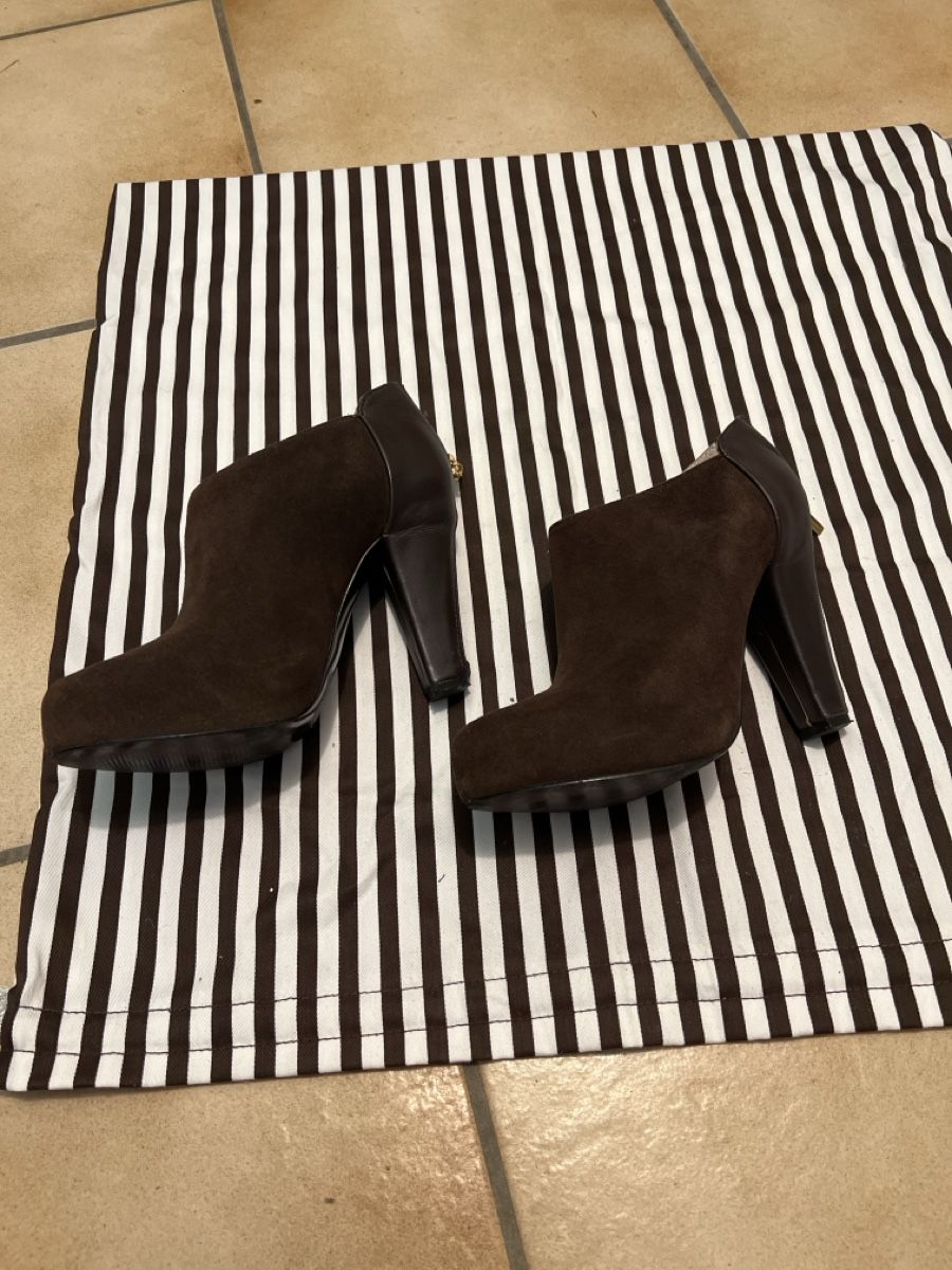 Liu Jo Damenschuhe: Bottines Liu Jo daim marron taille 38 – Gebraucht aus Arvillard (Salins) von mental0mystique 4