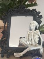 Gothic Spiegel mit Skelett