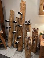 Weinständer gross aus Altholz mit Metallplatte