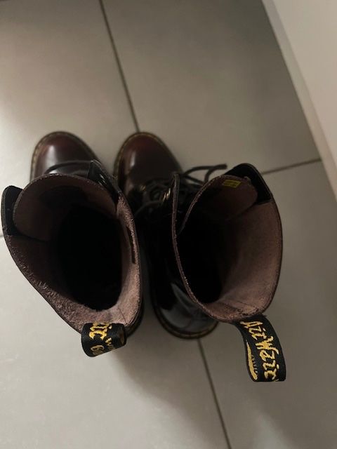Dr. Martens Scarpe da donna: Dr. Marten Stiefel. Gr 37 dunklerots Leder – Nuovo (secondo la descrizione) da Neerach venduto da romiping 7