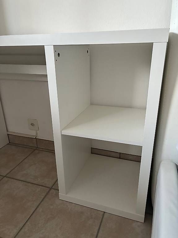Schreibtische: Scrivania bianca con ripiani  CHF 40. – Gebraucht aus Losone von mat_5rhr 3