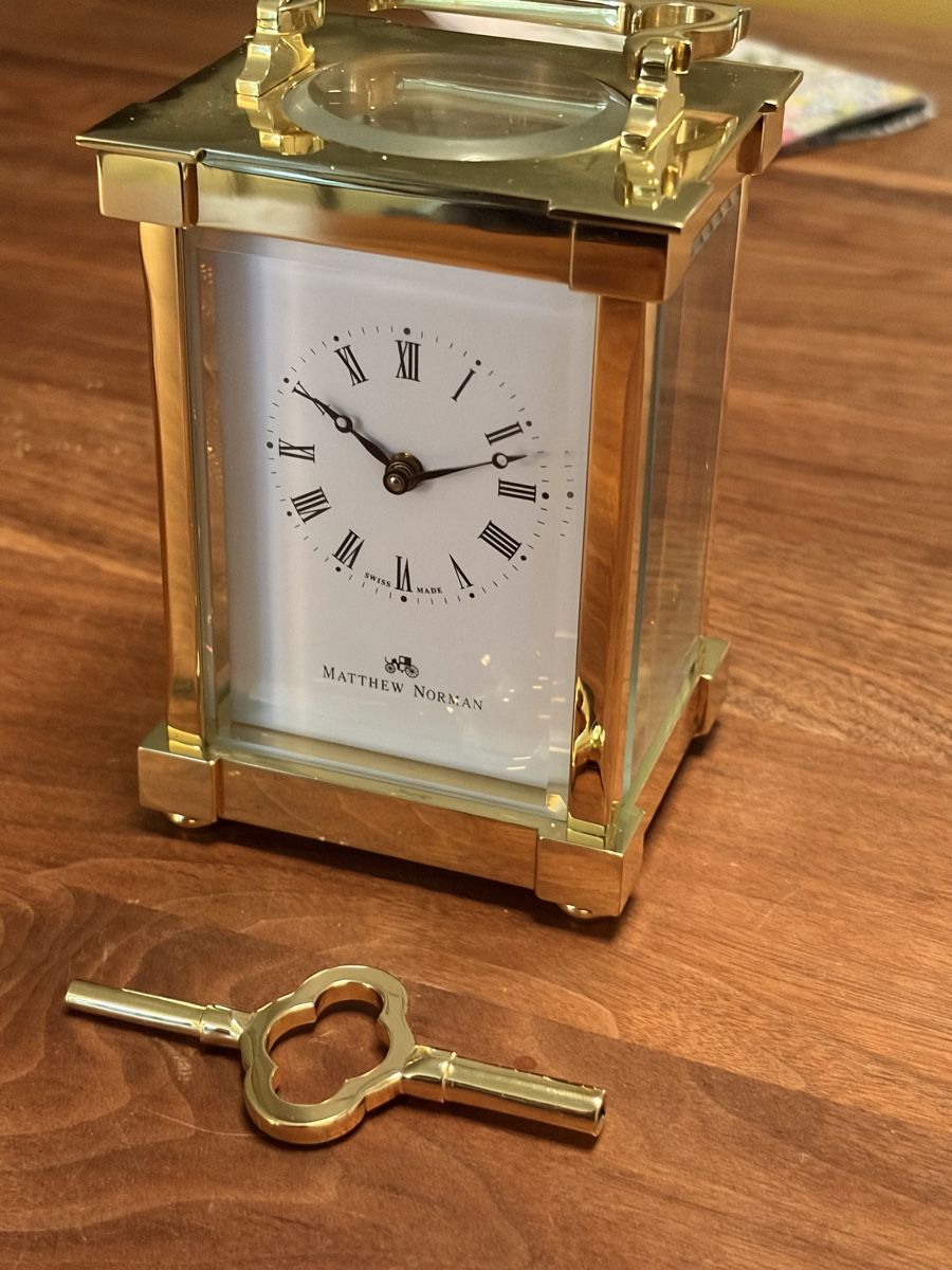 Orologi da terra & Orologi da parete: Tischuhr Mathew Norman – Usato da Zürich venduto da Airflow22
