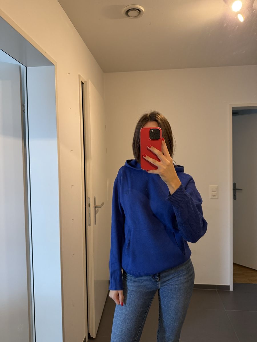 Zara Maglioni & Felpe: Blauer Kapuzenpullover von Zara – Usato da Uetikon am See venduto da pauline.lily