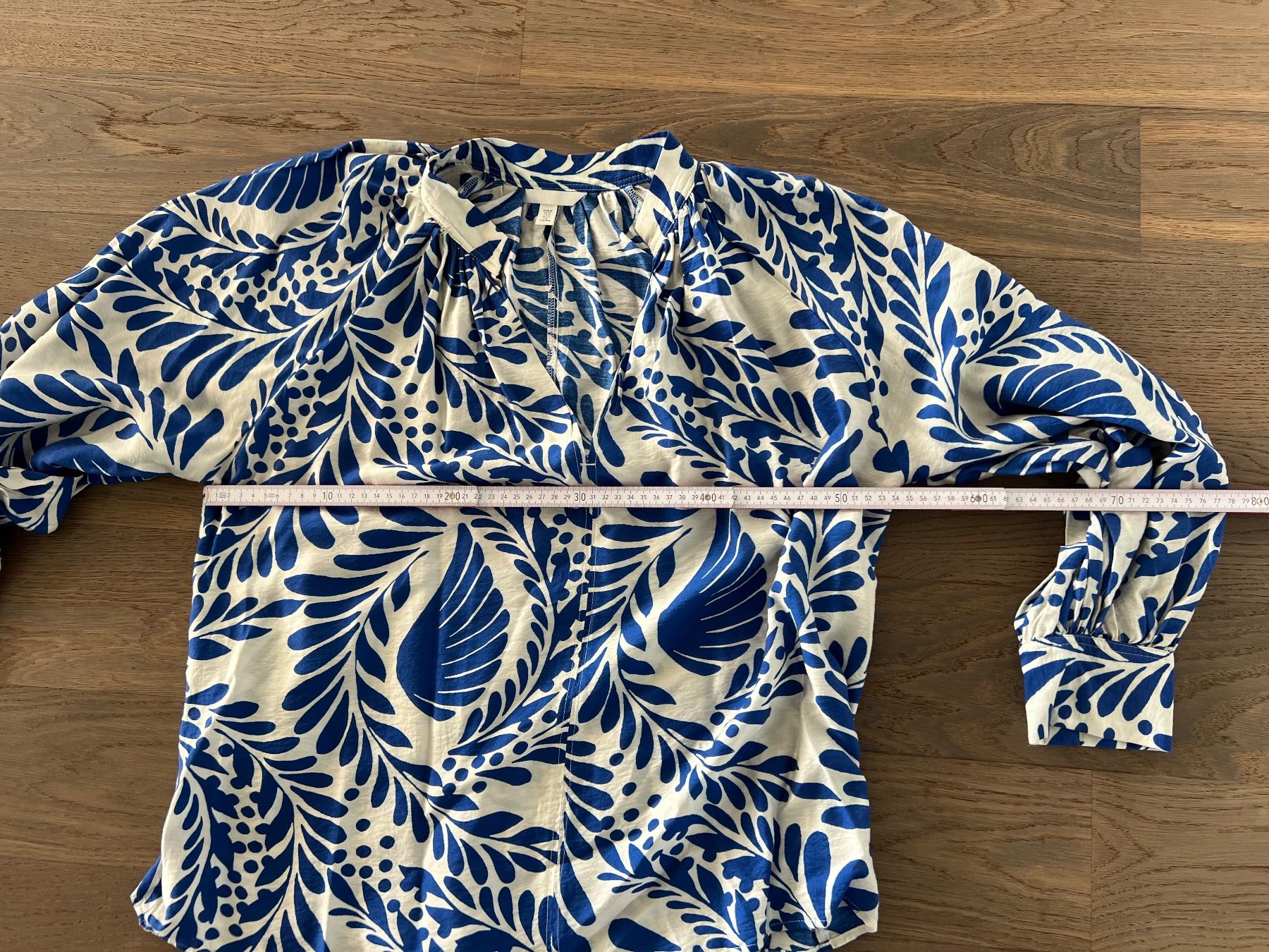 H&M Camicette: Bluse mit schönem Muster, blau-weiss, Gr. M – Usato da Meierskappel venduto da schoene_dinge 3