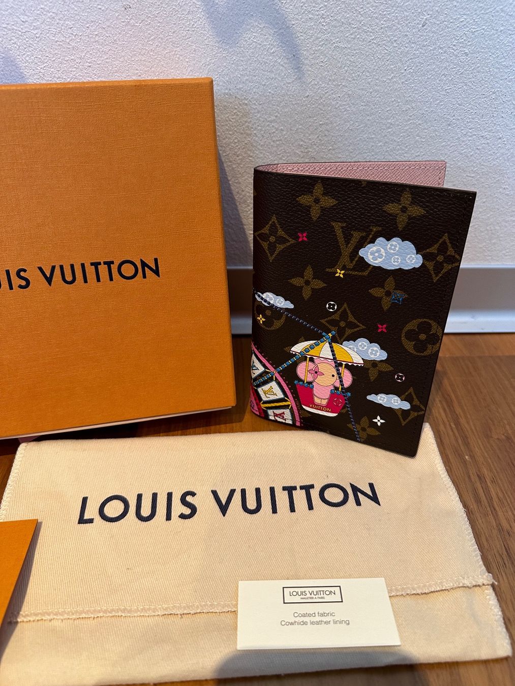 Louis Vuitton Borse da donna: Louis Vuitton Passportholder Neu-Fullset – Nuovo e nell'imballaggio originale da Hittnau venduto da LuxAndMore 1