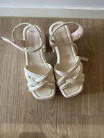 Plateau Sandalen creme Grösse 38 neuwertig