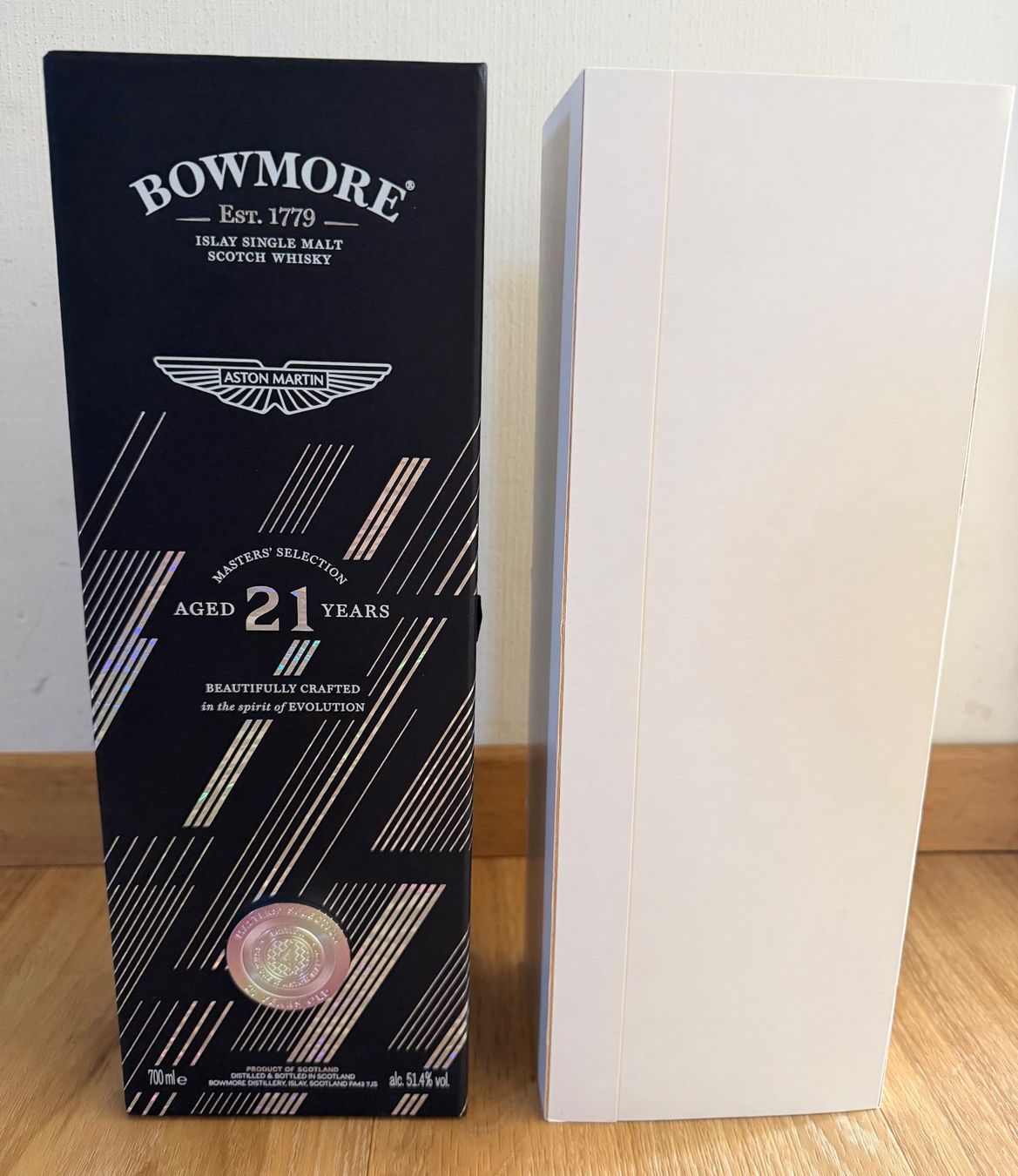 Bowmore Bevande alcoliche: Bowmore 21y Aston Martin Edition 4 - Masters' Selection – Nuovo e nell'imballaggio originale da Mont-sur-Lausanne venduto da Zoro_gx8c 3