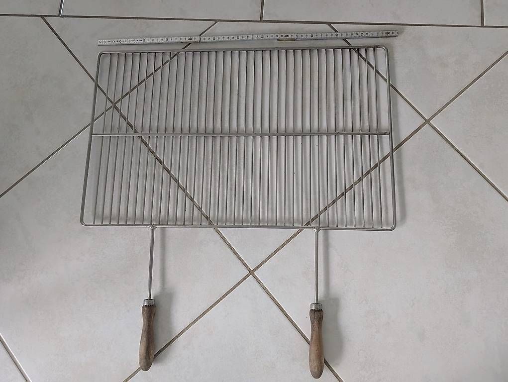 Griglie e Inferriate: Einschieberost Grille cheminée 60 x 37cm – Usato da Sonceboz-Sombeval venduto da michael.l