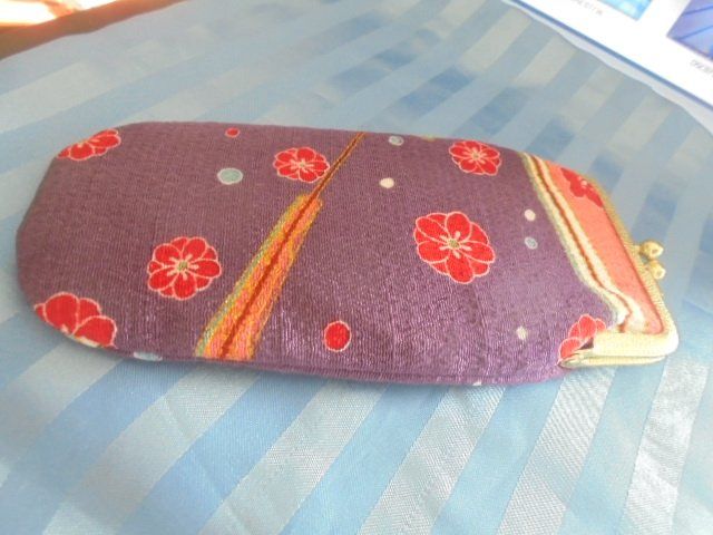Autres vêtements & accessoires: Brillenetui mit Blumen – Neuf (Voir description) à Hinwil par Glasperlen