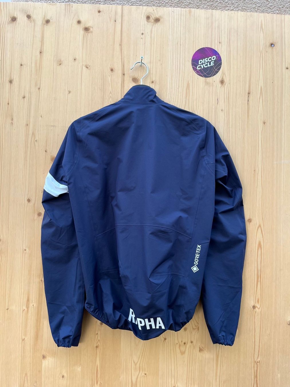Rapha Jacken: % Rapha Men's Pro Team Rain Jacket Gore-Tex, S – Neu und originalverpackt aus Bern von Disco_Cycle 2