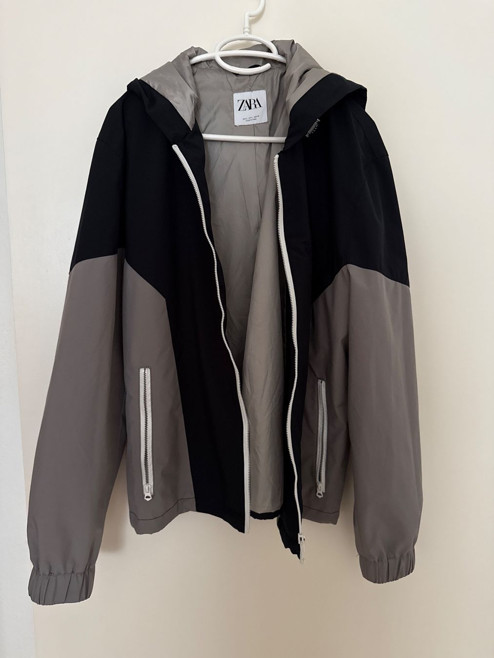 Zara Giacche: Zara Windjacke EUR L – Usato da Horgen venduto da linuxrp
