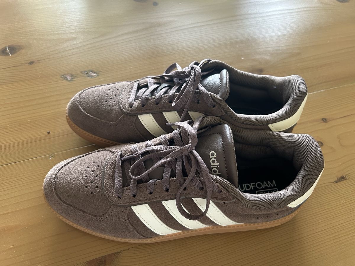 Scarpe da donna: Adidas neu – Nuovo (secondo la descrizione) da Richterswil venduto da solisoli5
