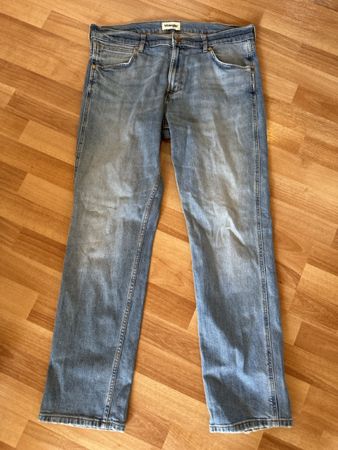 Wrangler Jeans Herren Grösse W33 L32 einf. Bundweite ca 44cm