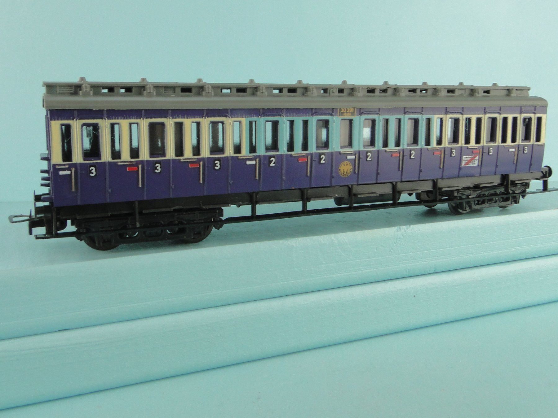 Liliput Modellini di ferrovie: Liliput 299 Oldtimer Wagen 2/3 Kl. Licht – Usato da Bülach venduto da cann11 3