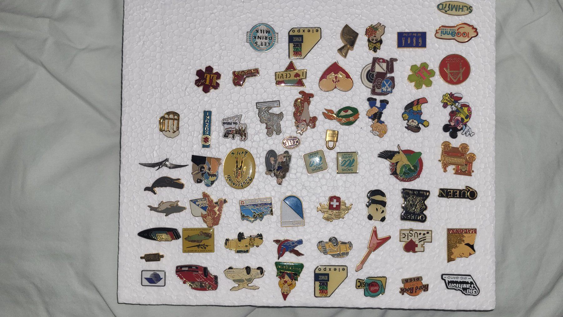 Raccolte di bollini & punti: Pins – Usato da Zürich venduto da all_8x5g 1