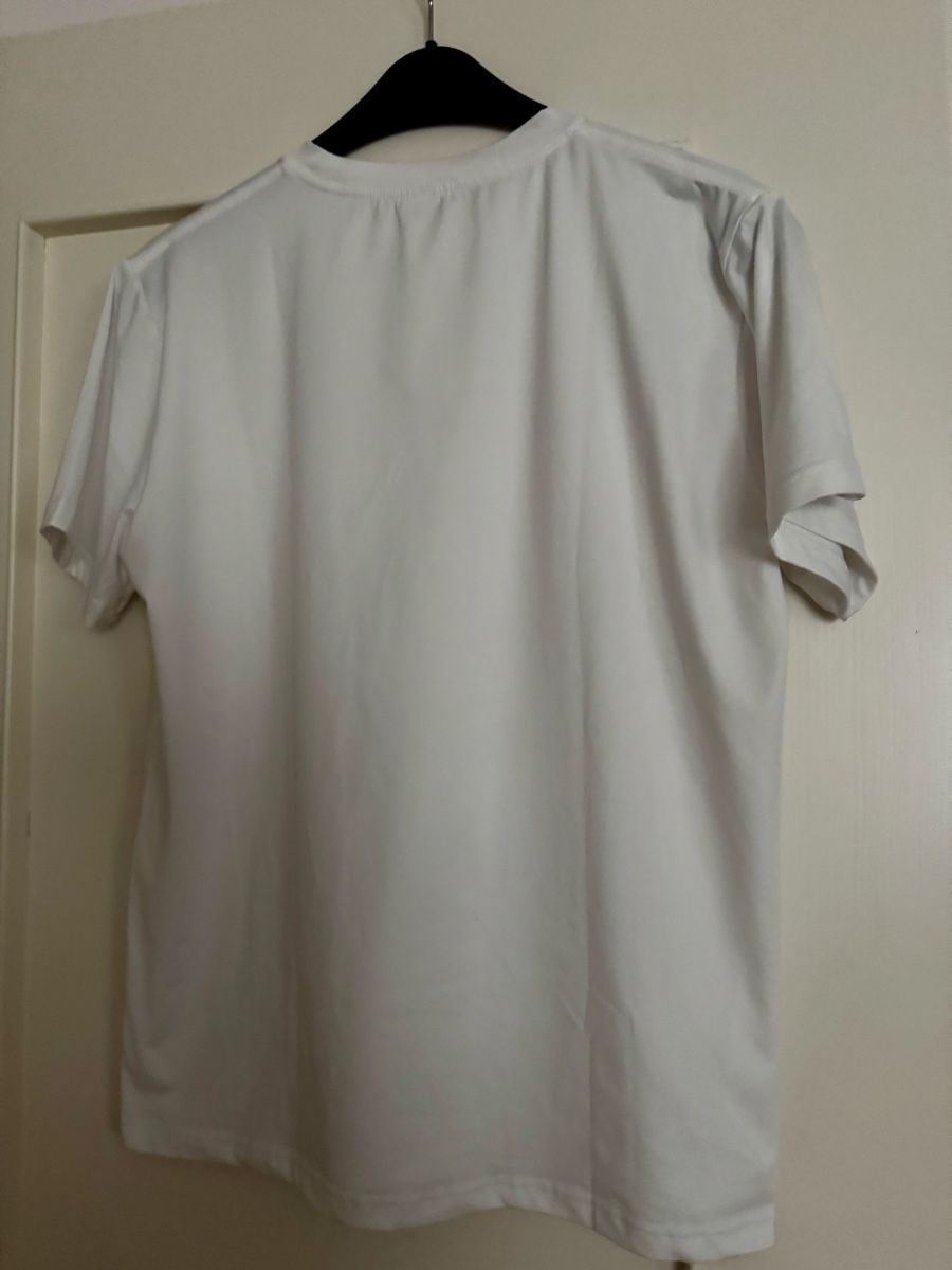 T-shirt: T- Shirt – Nuovo (secondo la descrizione) da Schaffhausen venduto da mar_jk9z 1
