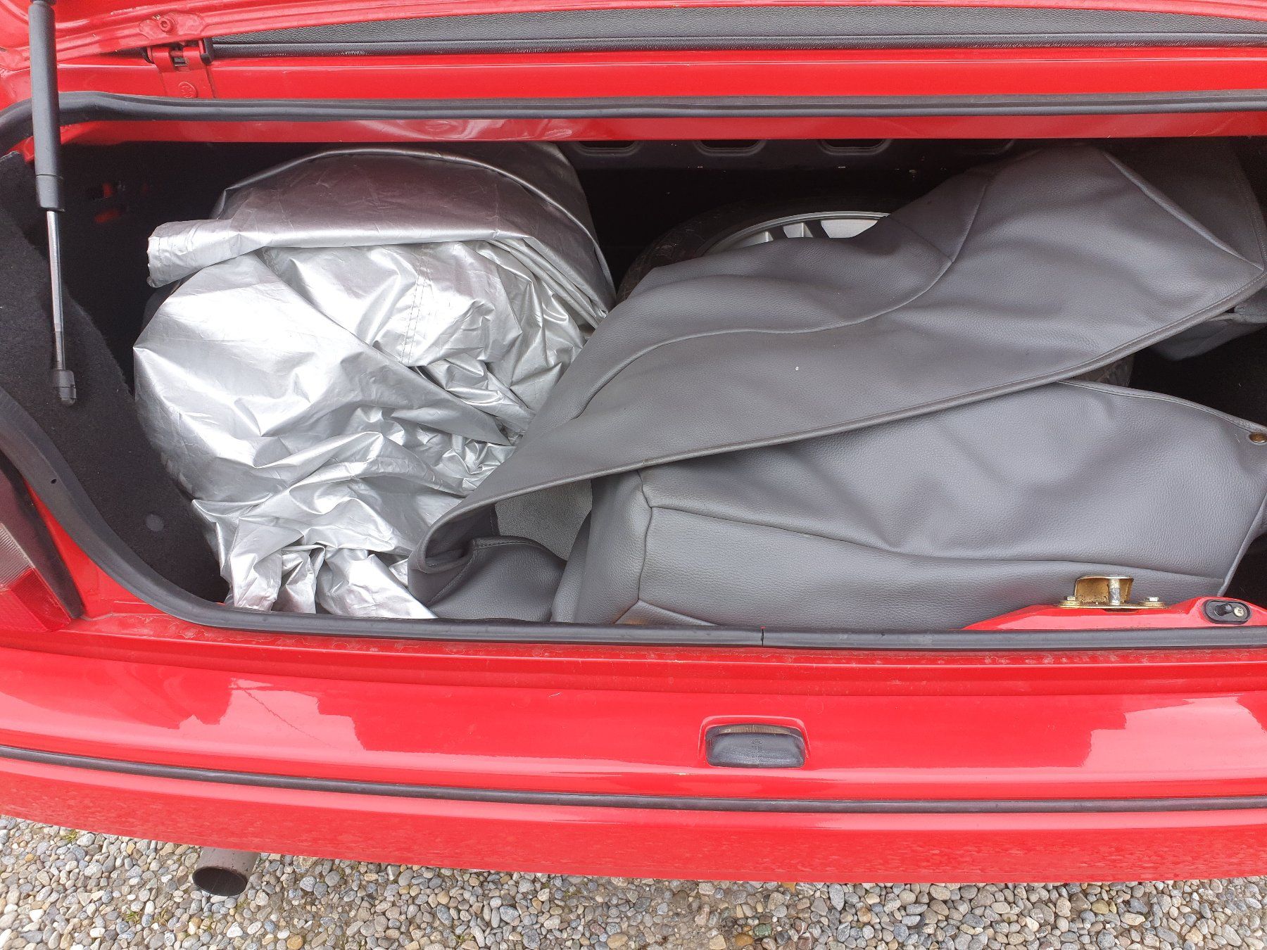 Ford Automobili: Ford Escort XR3i Cabrio – Usato da Wil SG venduto da Shelbys 7