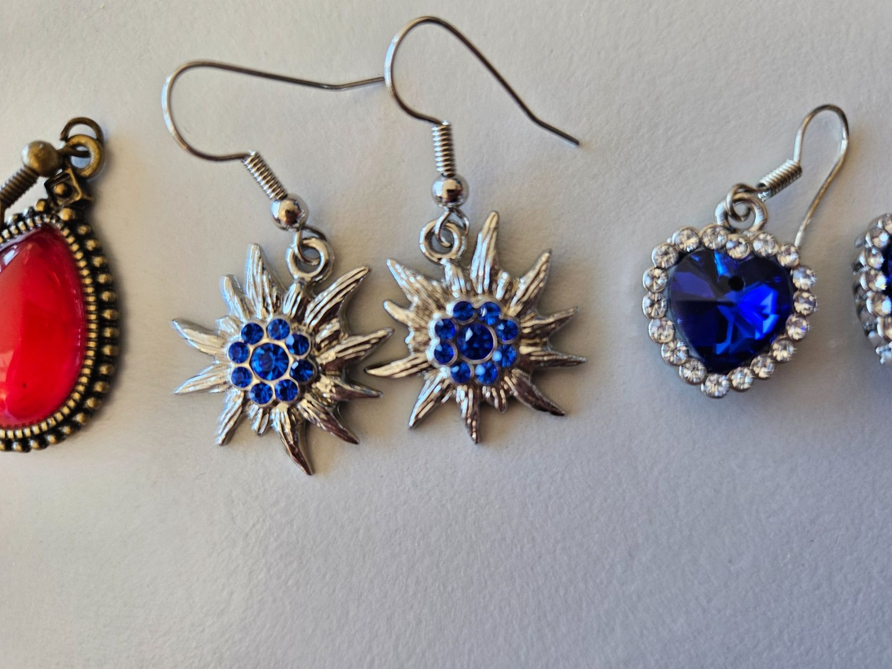 Orecchini pendenti & Orecchini a lobo: 4 Paar Ohrhänger diverse Modeschmuck – Usato da Wohlen AG venduto da Colina 1