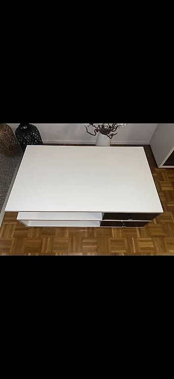 Tavoli: Couchtisch mit Schubladen und Rollen – Usato da Ebikon venduto da Sabrina.mo 2
