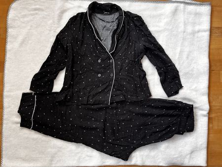 Set de pyjamas Oysho noir à motifs étoiles taille M