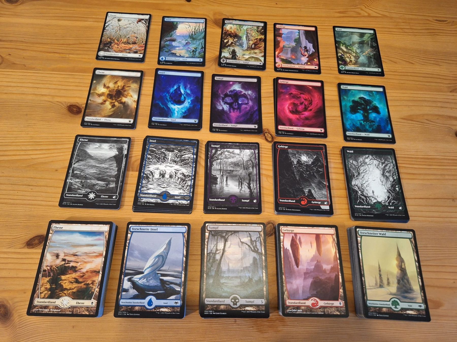Magic The Gathering Sammelbilder & Trading cards: Magic The Gathering Full Art Basic Lands, über 300 – Gebraucht aus Aarau von  4