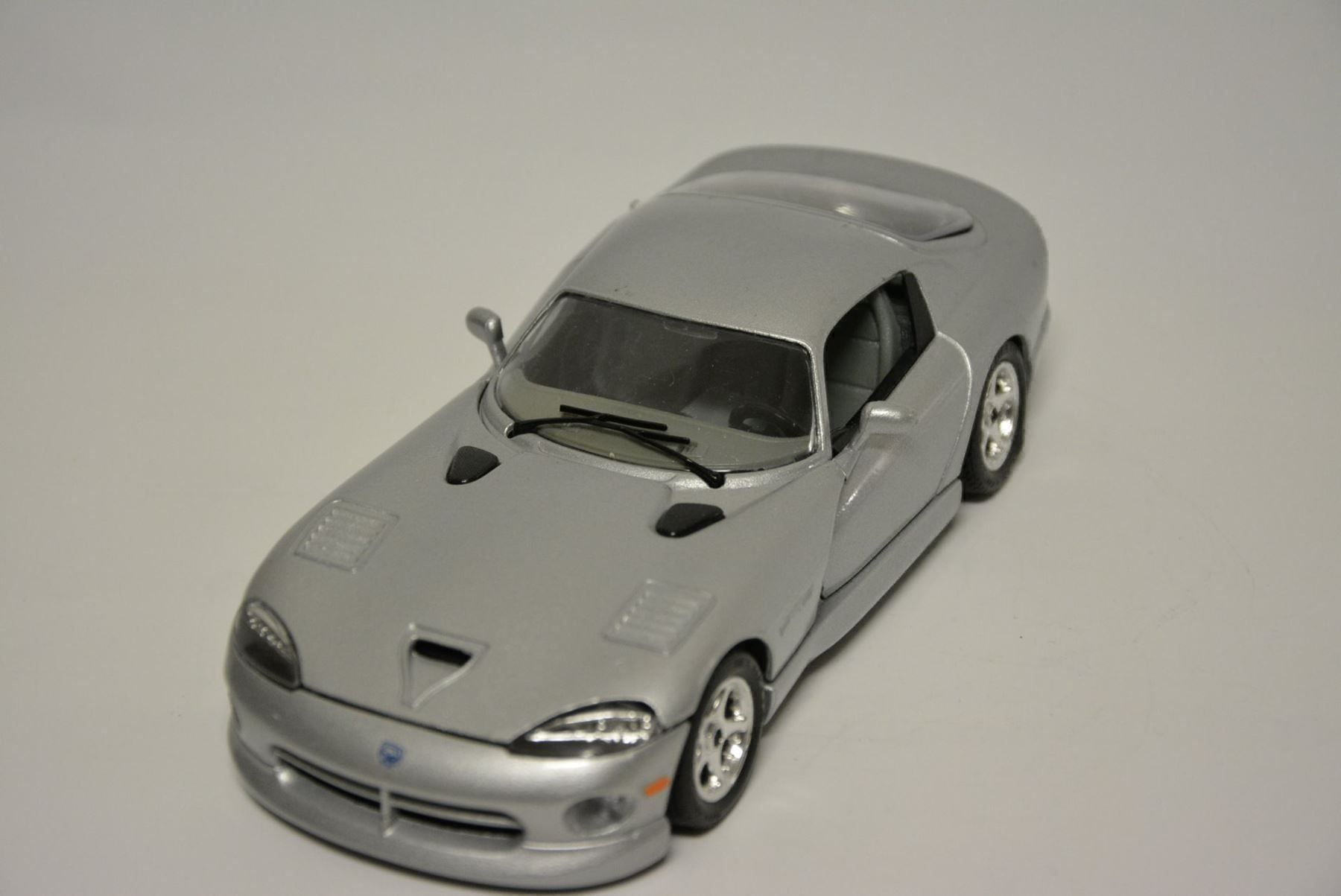 Bburago Modellini d'auto: Dodge Viper GTS , Bburago , 1:24 – Usato da Goldach venduto da Feivel9 1