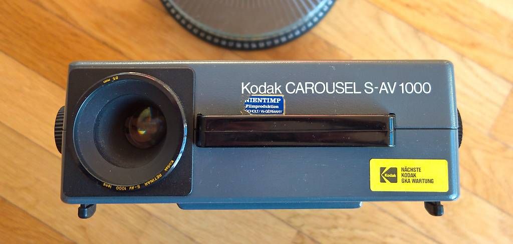 Proiettori: Kodak Carousel S-AV 1000 Diaprojektor Analog – Usato da Uitikon Waldegg venduto da elj_q22m 1