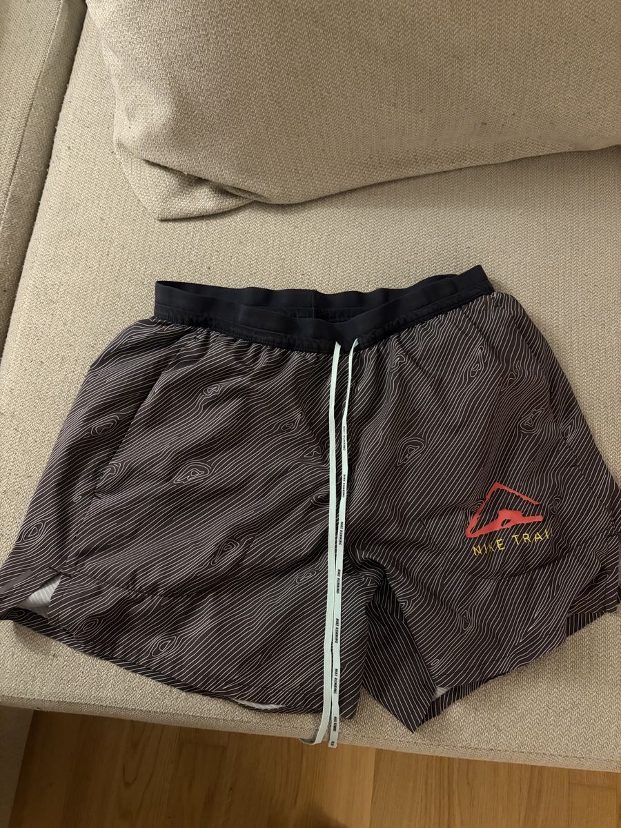 Nike Pantaloni: Nike Trail Running M – Usato da Zürich venduto da von_sj9s